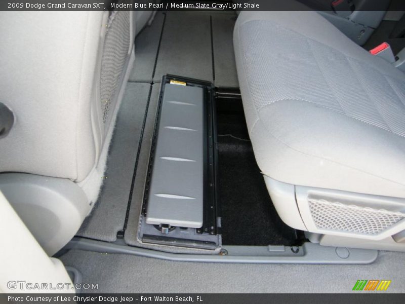 Modern Blue Pearl / Medium Slate Gray/Light Shale 2009 Dodge Grand Caravan SXT