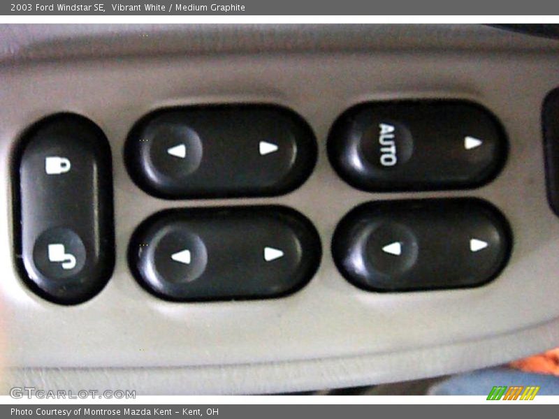 Vibrant White / Medium Graphite 2003 Ford Windstar SE