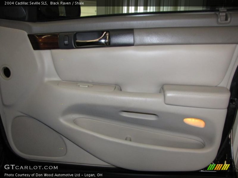 Black Raven / Shale 2004 Cadillac Seville SLS