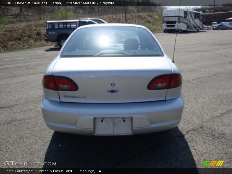 Ultra Silver Metallic / Graphite 2002 Chevrolet Cavalier LS Sedan