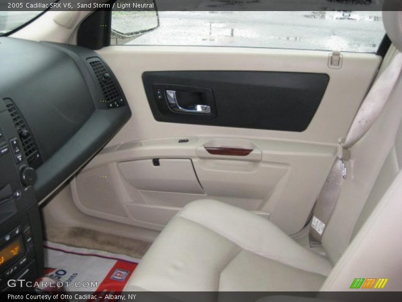 Sand Storm / Light Neutral 2005 Cadillac SRX V6