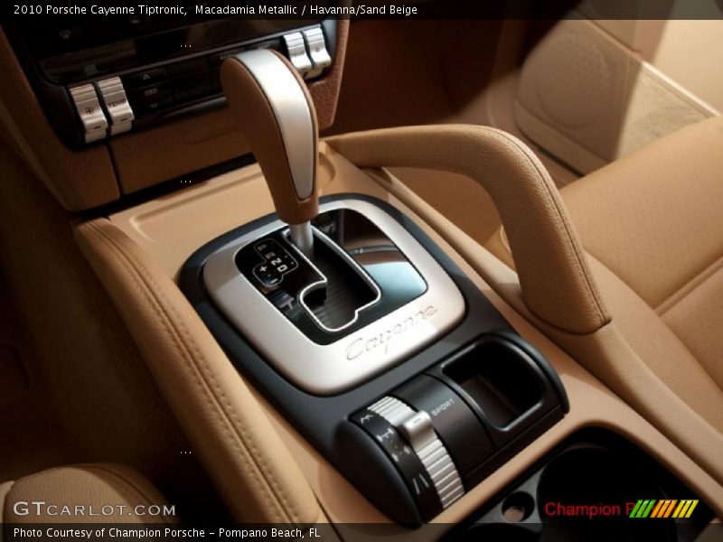 Macadamia Metallic / Havanna/Sand Beige 2010 Porsche Cayenne Tiptronic