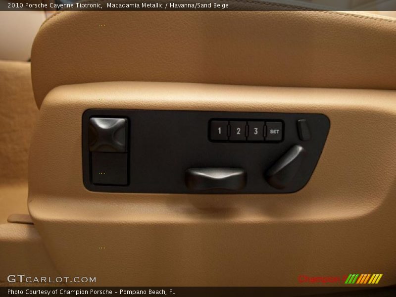 Macadamia Metallic / Havanna/Sand Beige 2010 Porsche Cayenne Tiptronic