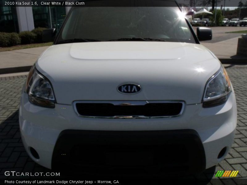 Clear White / Black Cloth 2010 Kia Soul 1.6