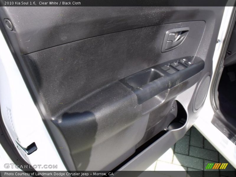Clear White / Black Cloth 2010 Kia Soul 1.6