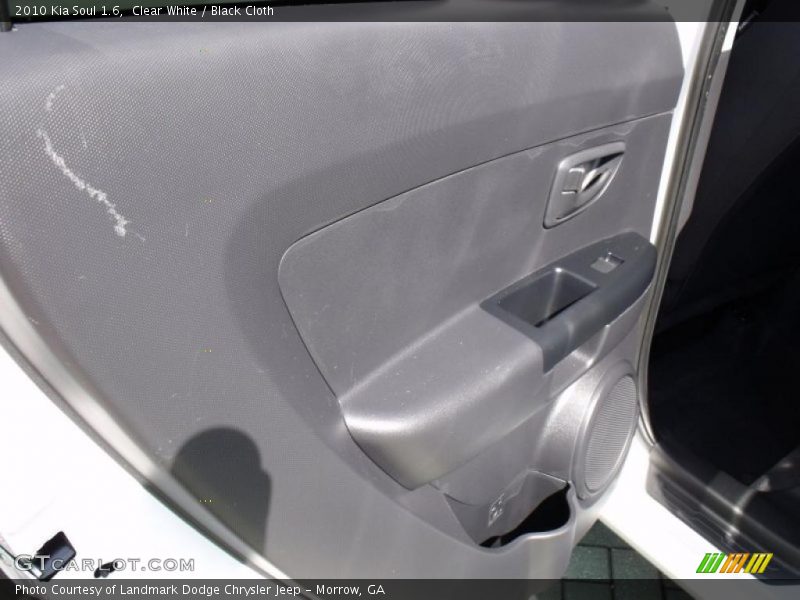 Clear White / Black Cloth 2010 Kia Soul 1.6