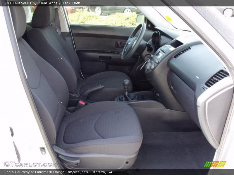 Clear White / Black Cloth 2010 Kia Soul 1.6