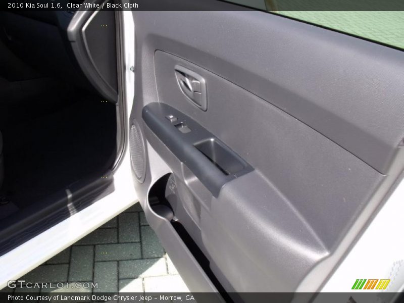 Clear White / Black Cloth 2010 Kia Soul 1.6
