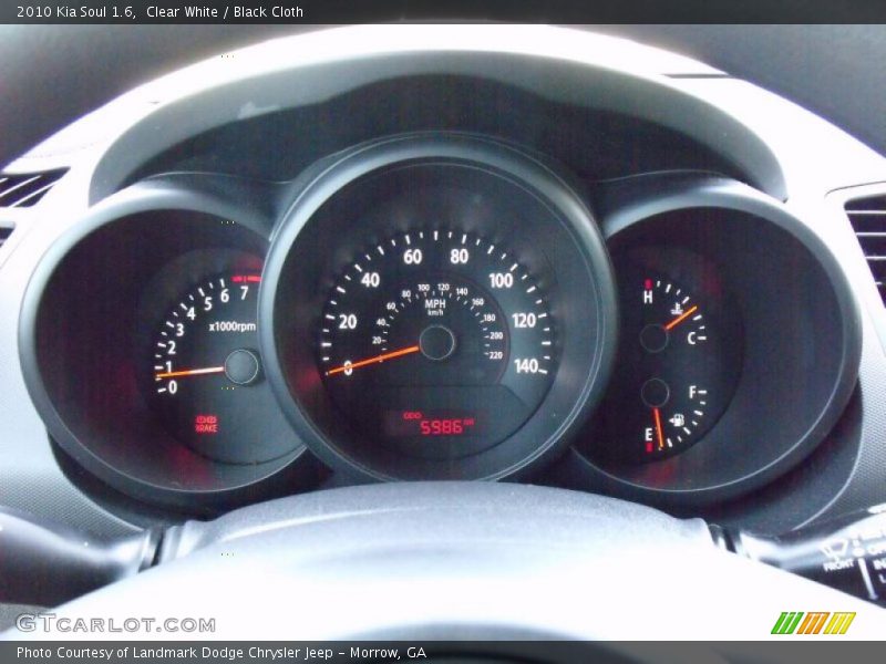 Clear White / Black Cloth 2010 Kia Soul 1.6