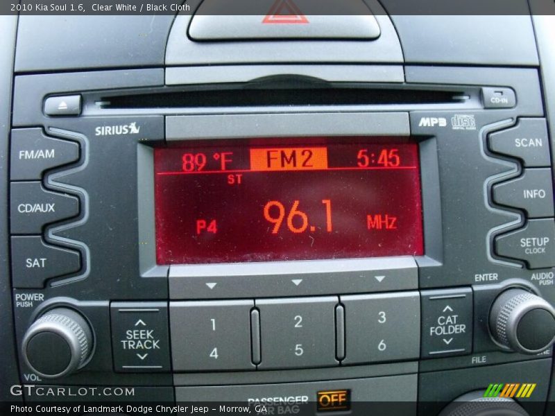 Clear White / Black Cloth 2010 Kia Soul 1.6