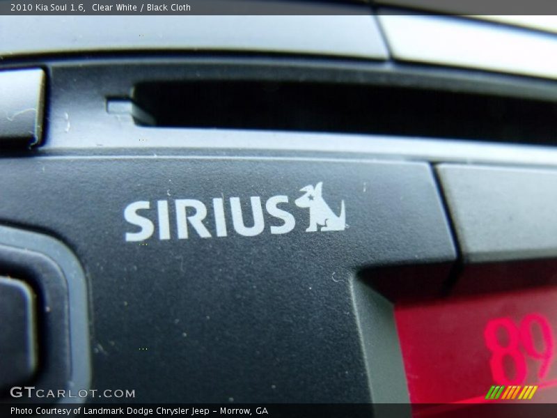 Clear White / Black Cloth 2010 Kia Soul 1.6