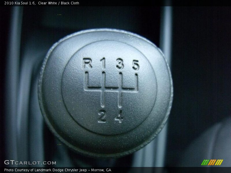 Clear White / Black Cloth 2010 Kia Soul 1.6