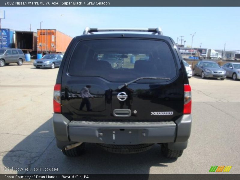 Super Black / Gray Celadon 2002 Nissan Xterra XE V6 4x4