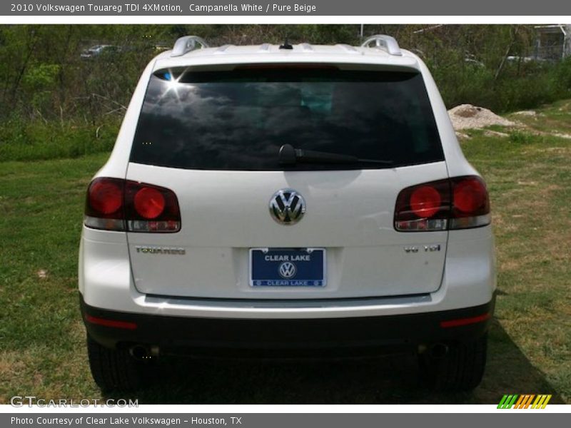 Campanella White / Pure Beige 2010 Volkswagen Touareg TDI 4XMotion