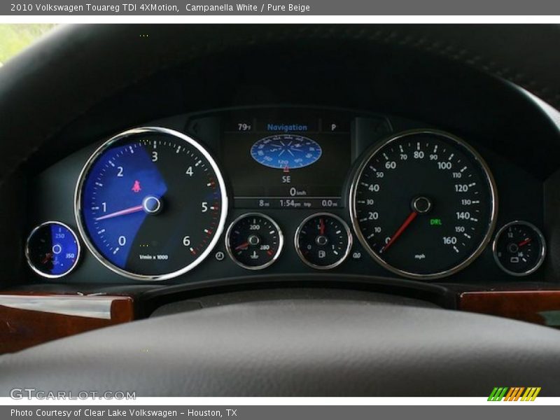 Campanella White / Pure Beige 2010 Volkswagen Touareg TDI 4XMotion