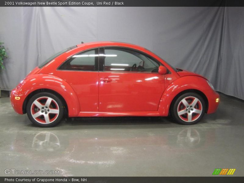Uni Red / Black 2001 Volkswagen New Beetle Sport Edition Coupe