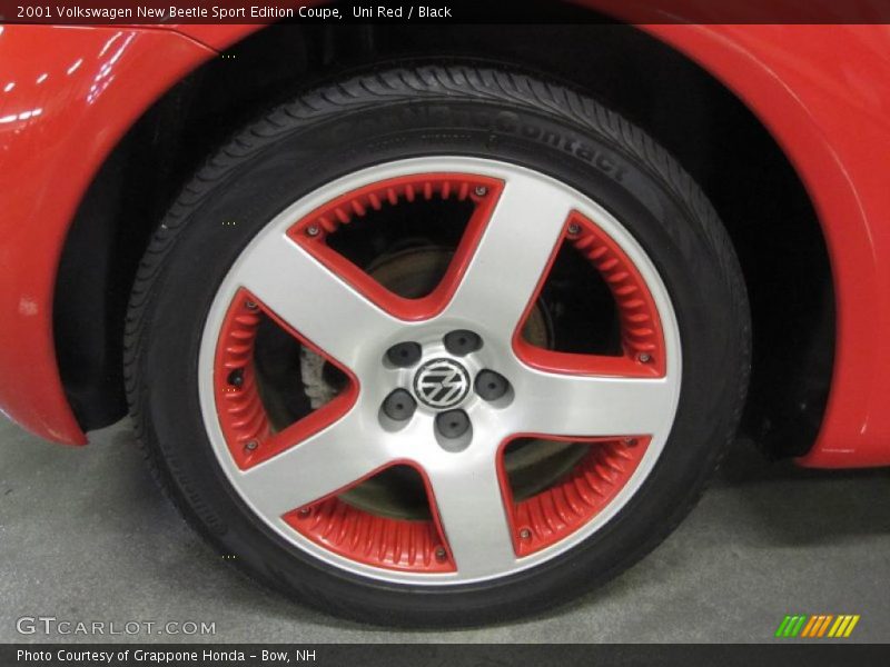Uni Red / Black 2001 Volkswagen New Beetle Sport Edition Coupe