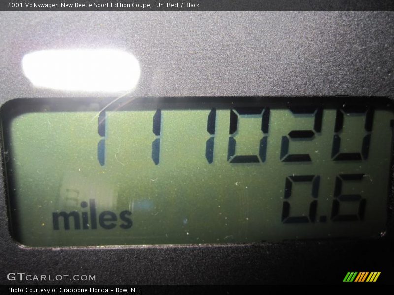 Uni Red / Black 2001 Volkswagen New Beetle Sport Edition Coupe
