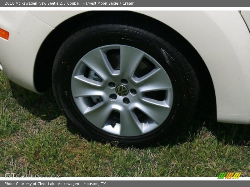 Harvest Moon Beige / Cream 2010 Volkswagen New Beetle 2.5 Coupe