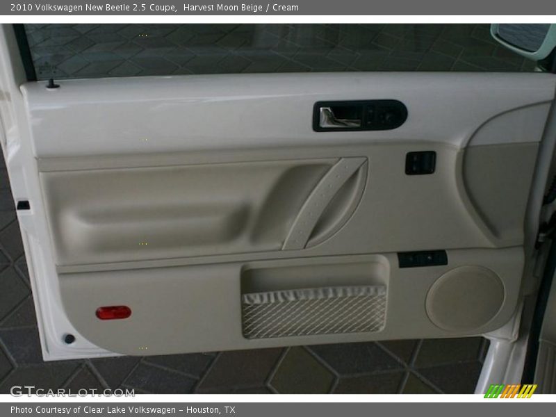 Harvest Moon Beige / Cream 2010 Volkswagen New Beetle 2.5 Coupe