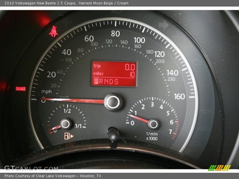 Harvest Moon Beige / Cream 2010 Volkswagen New Beetle 2.5 Coupe