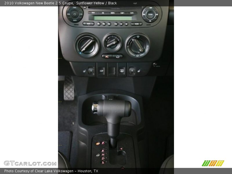 Sunflower Yellow / Black 2010 Volkswagen New Beetle 2.5 Coupe