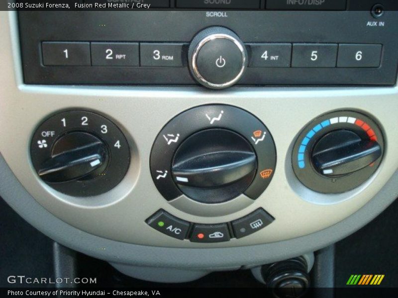 Fusion Red Metallic / Grey 2008 Suzuki Forenza