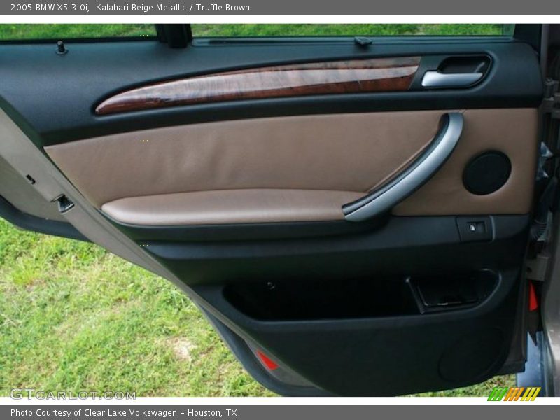Kalahari Beige Metallic / Truffle Brown 2005 BMW X5 3.0i