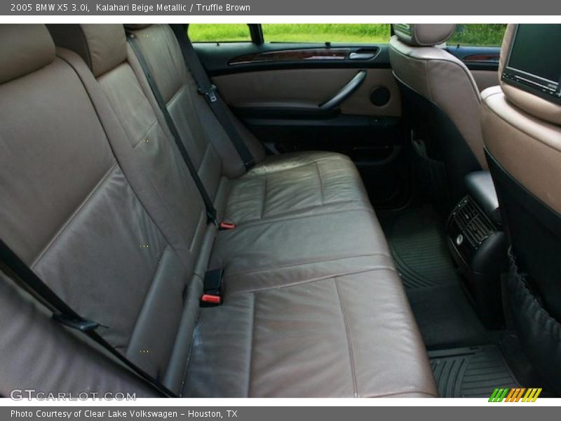 Kalahari Beige Metallic / Truffle Brown 2005 BMW X5 3.0i