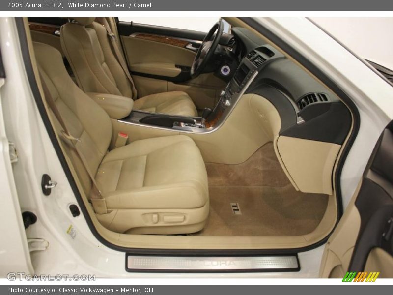 White Diamond Pearl / Camel 2005 Acura TL 3.2