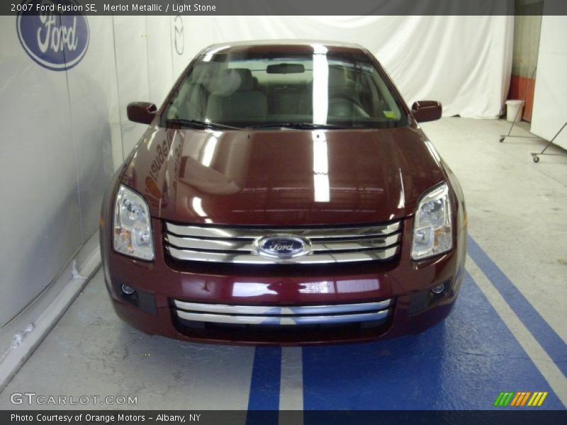 Merlot Metallic / Light Stone 2007 Ford Fusion SE