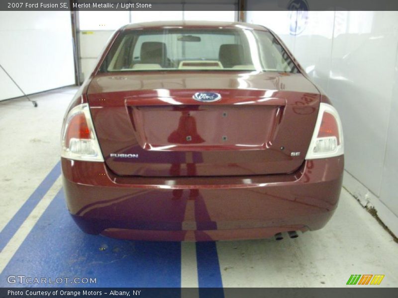 Merlot Metallic / Light Stone 2007 Ford Fusion SE