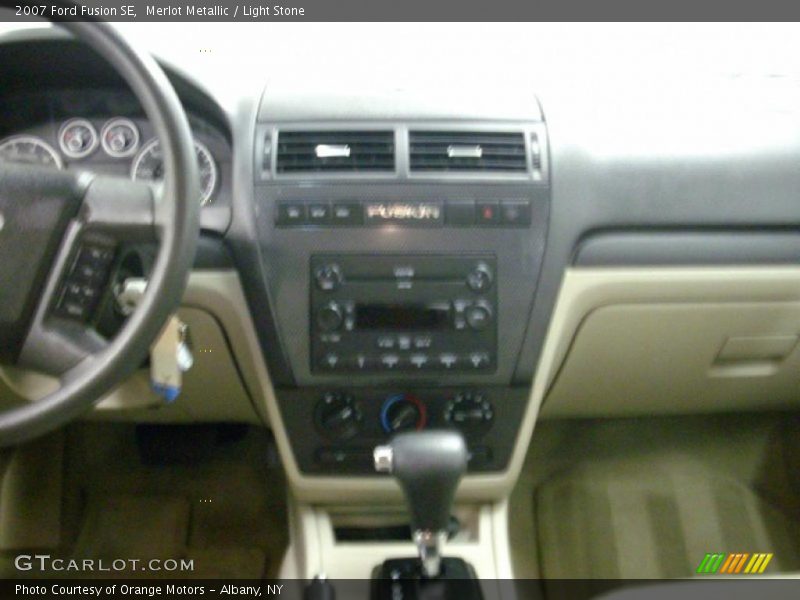 Merlot Metallic / Light Stone 2007 Ford Fusion SE