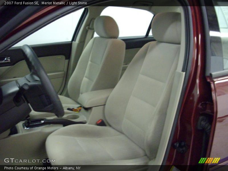 Merlot Metallic / Light Stone 2007 Ford Fusion SE