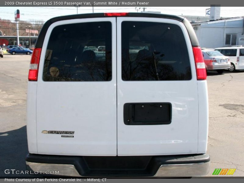 Summit White / Medium Pewter 2009 Chevrolet Express LS 3500 Passenger Van