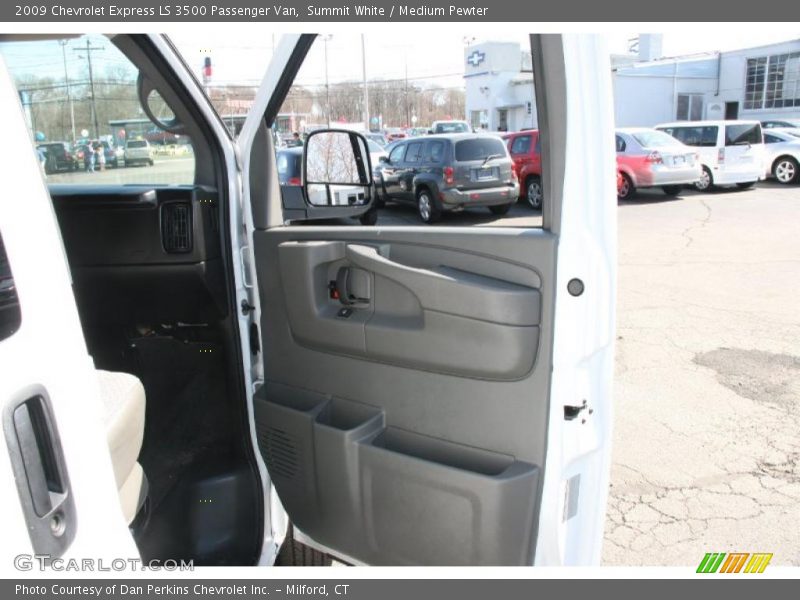 Summit White / Medium Pewter 2009 Chevrolet Express LS 3500 Passenger Van