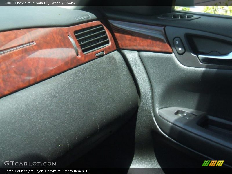 White / Ebony 2009 Chevrolet Impala LT