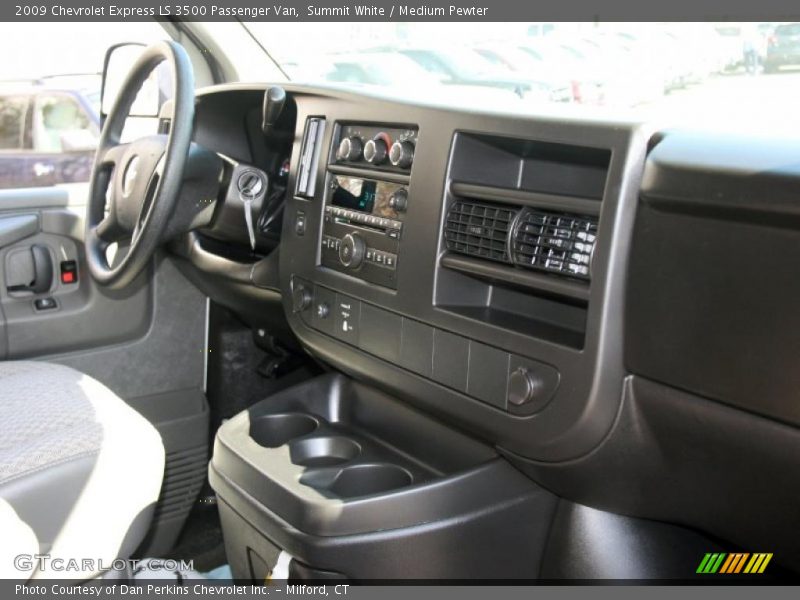 Summit White / Medium Pewter 2009 Chevrolet Express LS 3500 Passenger Van