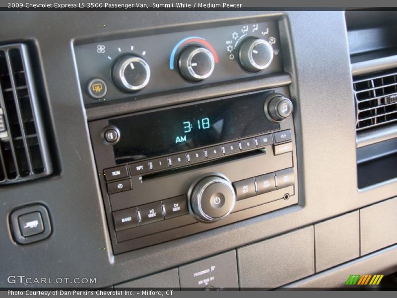 Summit White / Medium Pewter 2009 Chevrolet Express LS 3500 Passenger Van