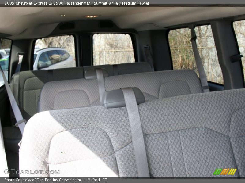 Summit White / Medium Pewter 2009 Chevrolet Express LS 3500 Passenger Van