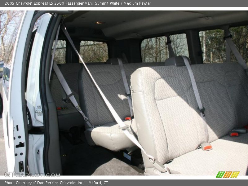 Summit White / Medium Pewter 2009 Chevrolet Express LS 3500 Passenger Van