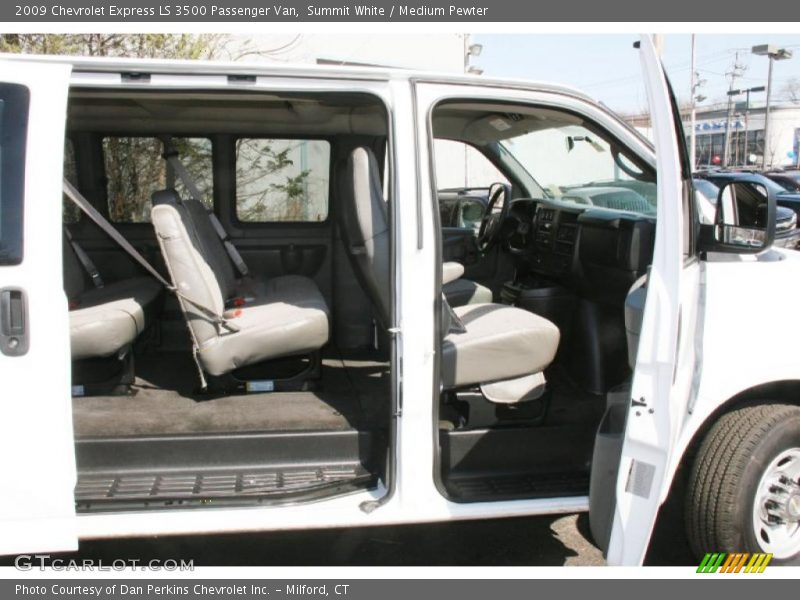 Summit White / Medium Pewter 2009 Chevrolet Express LS 3500 Passenger Van
