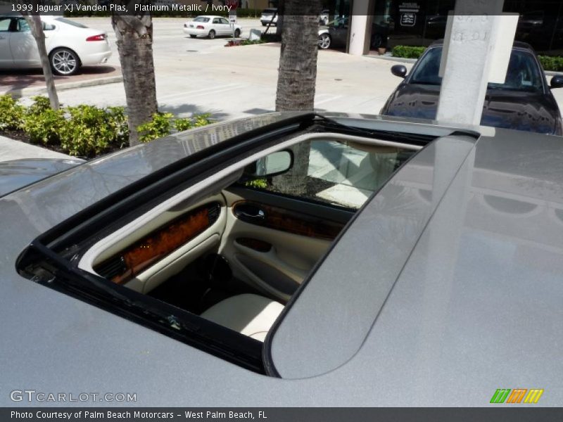 Platinum Metallic / Ivory 1999 Jaguar XJ Vanden Plas