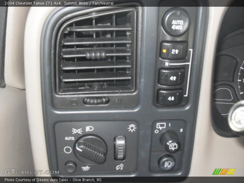 Summit White / Tan/Neutral 2004 Chevrolet Tahoe Z71 4x4
