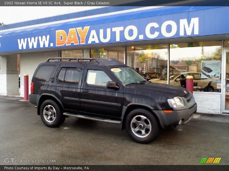 Super Black / Gray Celadon 2002 Nissan Xterra SE V6 SC 4x4