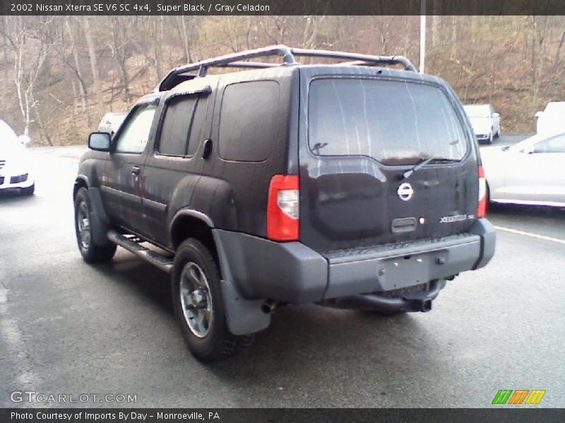 Super Black / Gray Celadon 2002 Nissan Xterra SE V6 SC 4x4