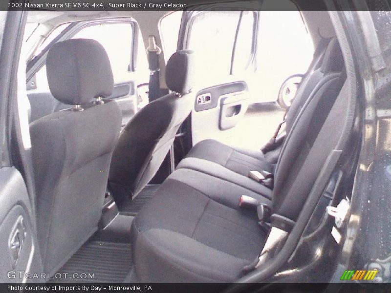 Super Black / Gray Celadon 2002 Nissan Xterra SE V6 SC 4x4