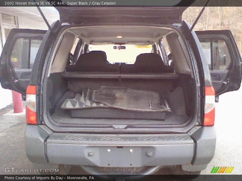 Super Black / Gray Celadon 2002 Nissan Xterra SE V6 SC 4x4