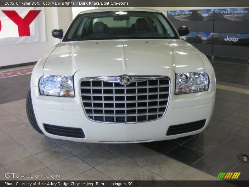 Cool Vanilla White / Dark Khaki/Light Graystone 2009 Chrysler 300