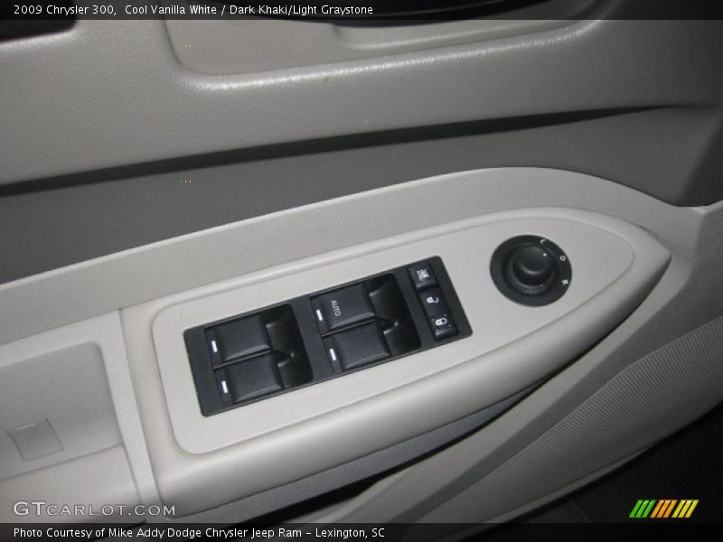 Cool Vanilla White / Dark Khaki/Light Graystone 2009 Chrysler 300